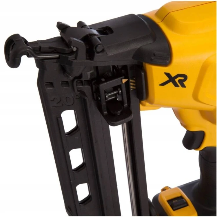 pol_pl_Gwozdziarka-Dewalt-DCN660N-5305_2.jpg