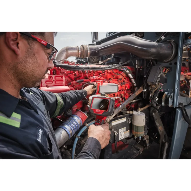milwaukee-m12-atb-0c-boroskop-dla-technikow-samochodowych-12v-w-walizce11.webp